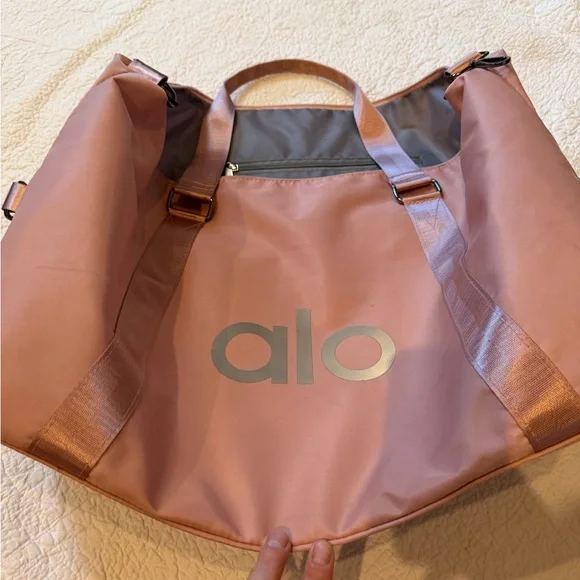 Alo Yoga Pink Gym Bag - Picture 2 of 4